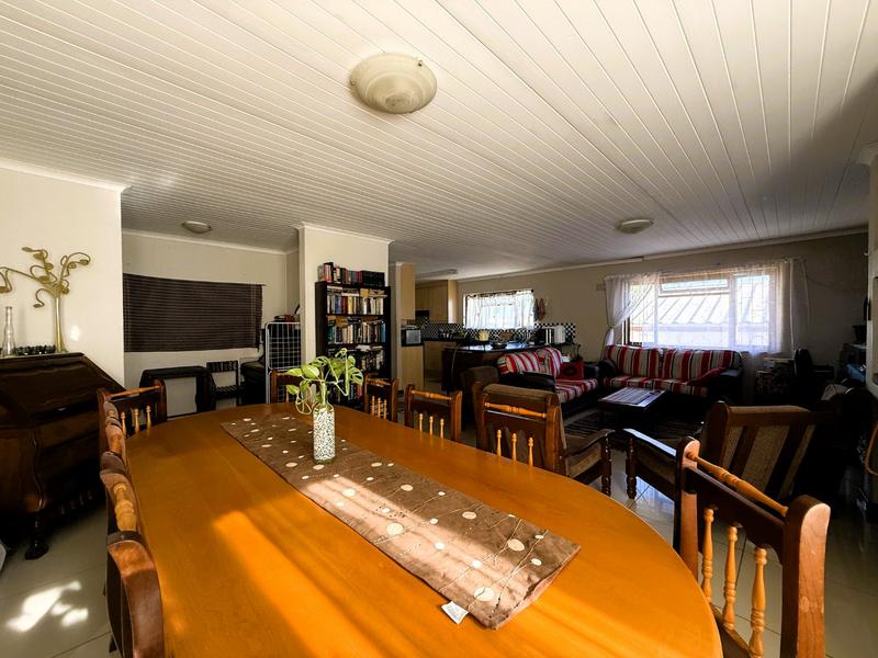 4 Bedroom Property for Sale in Bergzicht Western Cape